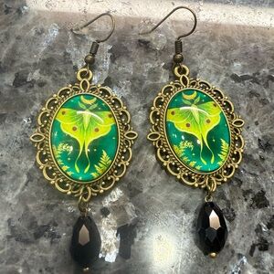 NWOT Gold, Green & Black Detailed Dangling Moth Earrings
